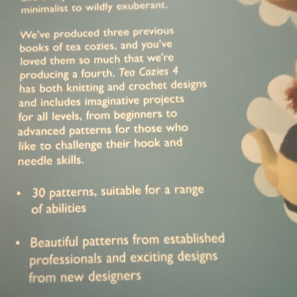 Adorable little book of patterns to knit tea cozies🧶 - Picture 5 of 14